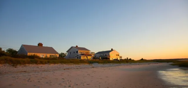 Is It Smarter to Buy or Rent a Second Home?